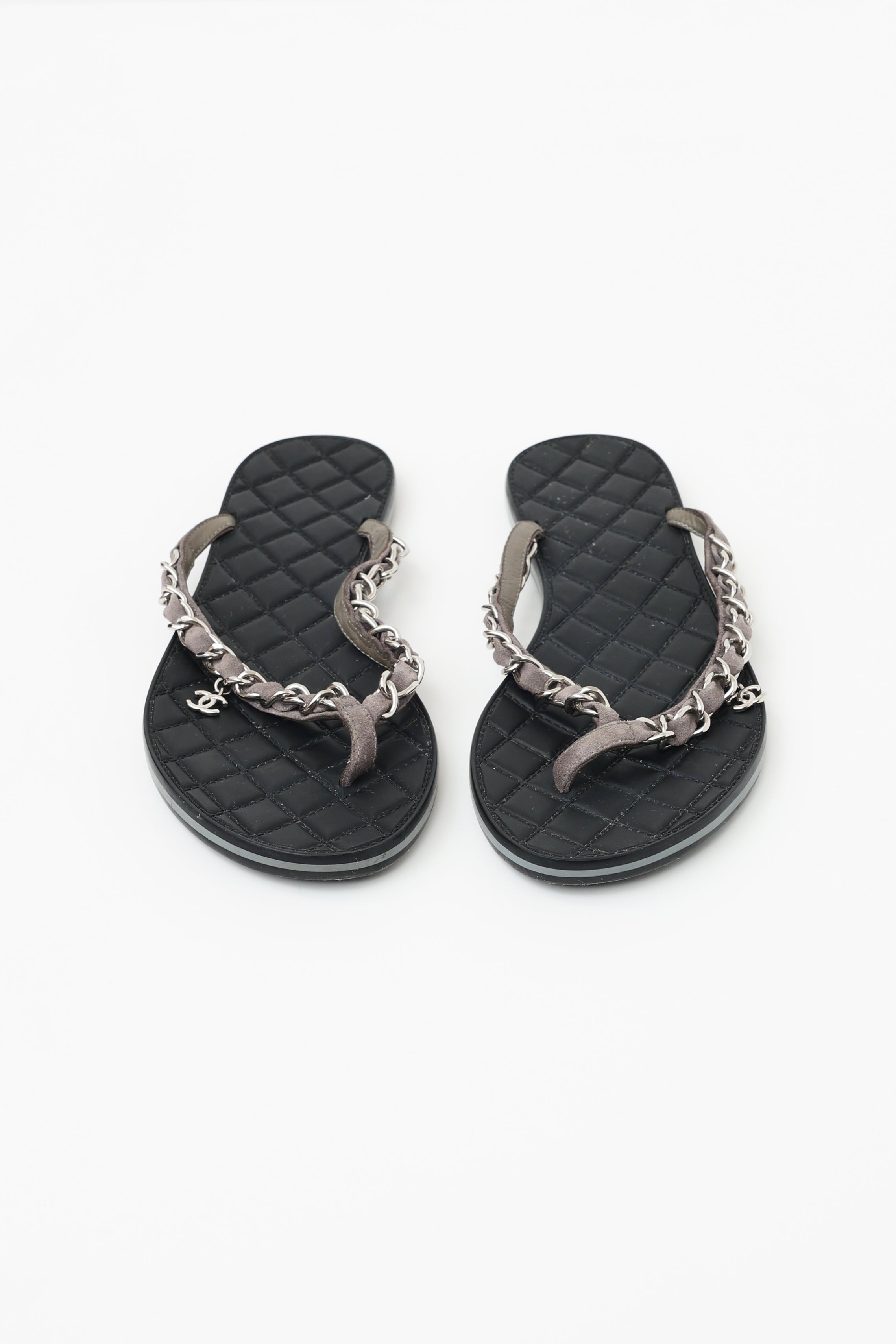 Authentic Second Hand Chanel Chain Quilted Thong Sandals PSS32800066   THE FIFTH COLLECTION
